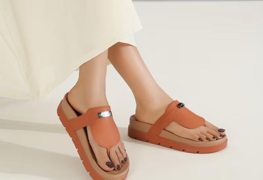 Brown leather slippers (women)